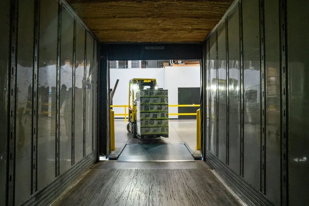 Reliable East Coast Freight Movers - FLASH USA Transportation